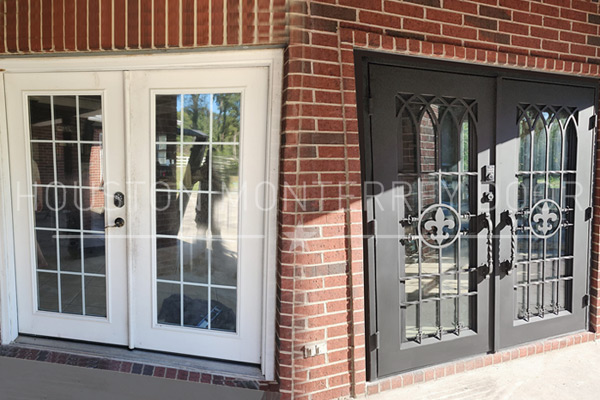 Modern Windows with Massive Entrance of Natural Light